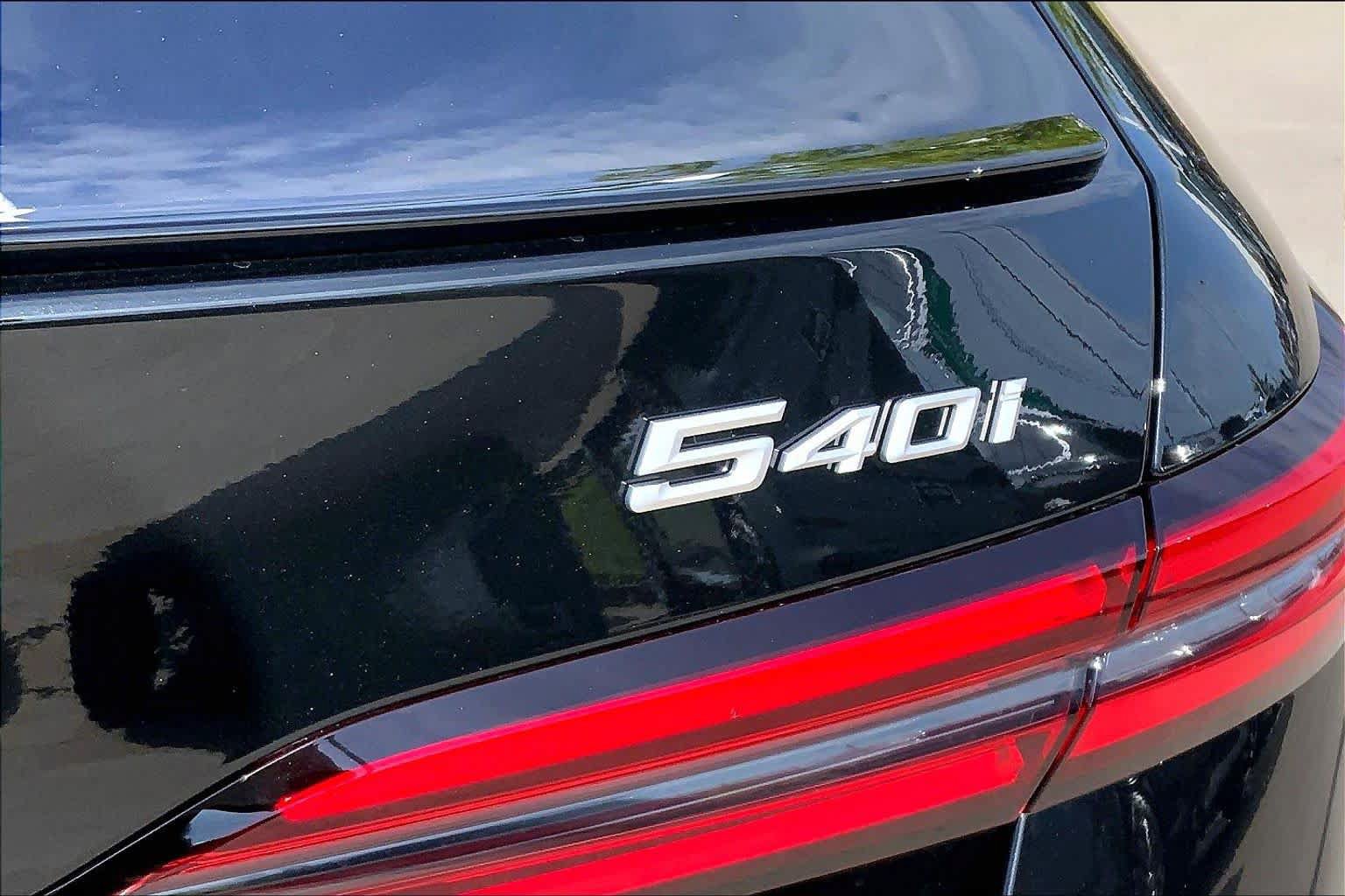 New 2027 BMW 540i xDrive w/ M Sport Package AWD/4WD image 15
