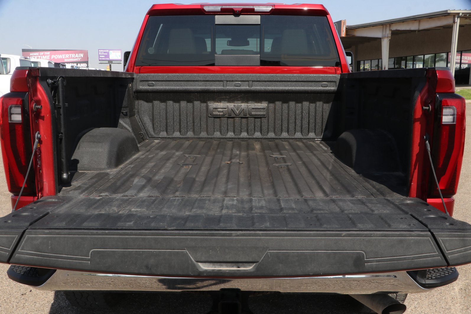 Used 2025 GMC Sierra 2500 SLT w/ SLT Premium Package AWD/4WD image 31