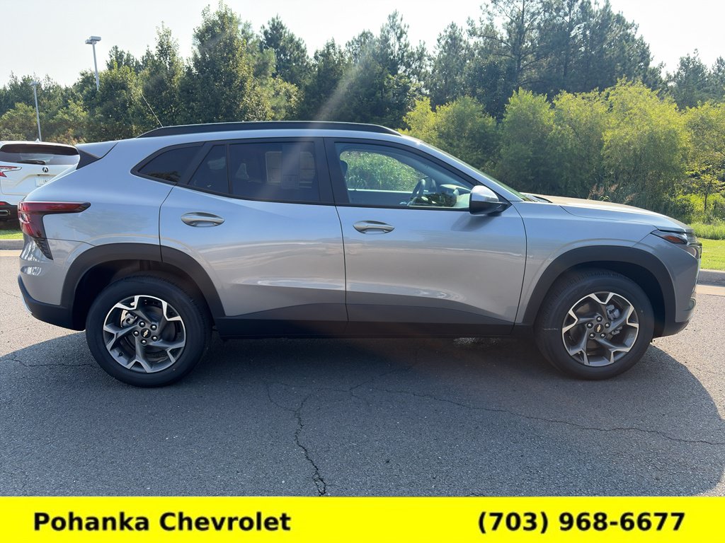 New 2026 Chevrolet Trax LT w/ Driver Confidence Package FWD image 8