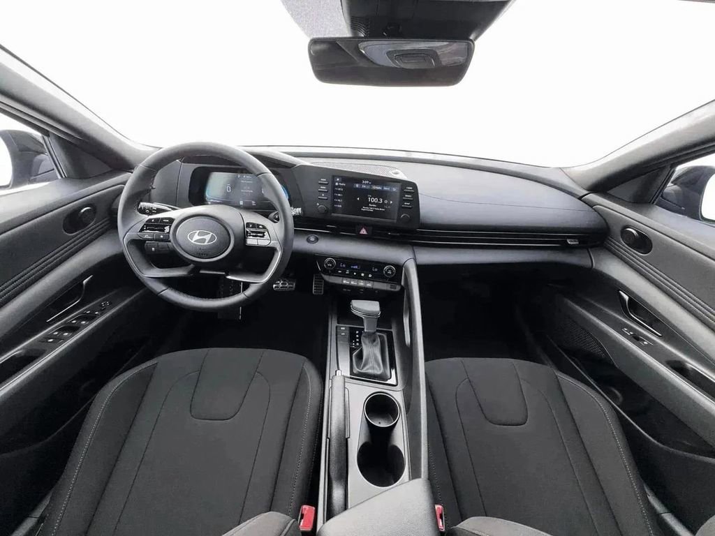 New 2026 Hyundai Elantra Sport FWD image 25
