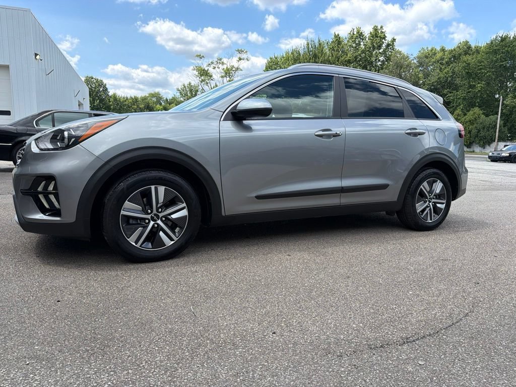 Used 2022 Kia Niro LXS FWD image 4