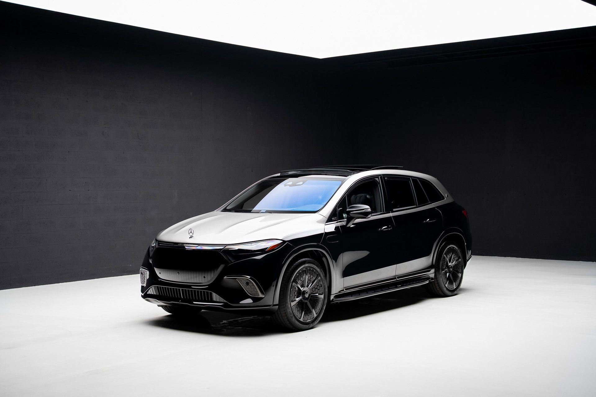 Used 2024 Mercedes-Benz Maybach EQS 680 4MATIC image 4