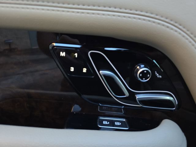 Used 2021 Land Rover Range Rover Base image 32