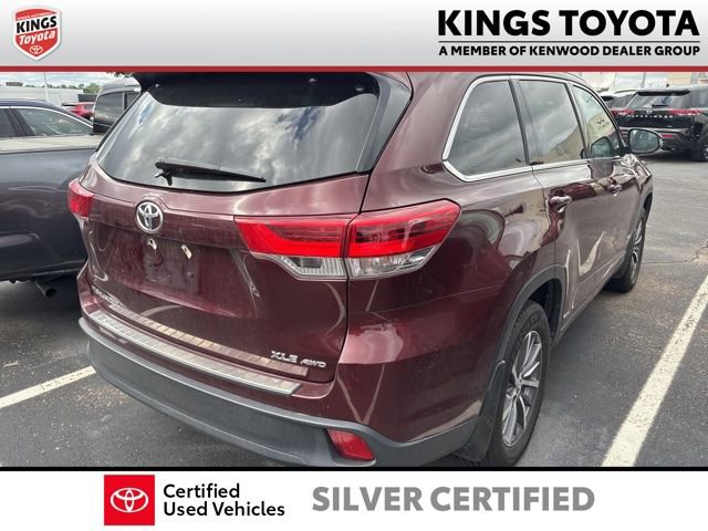 Used 2018 Toyota Highlander XLE AWD/4WD image 7