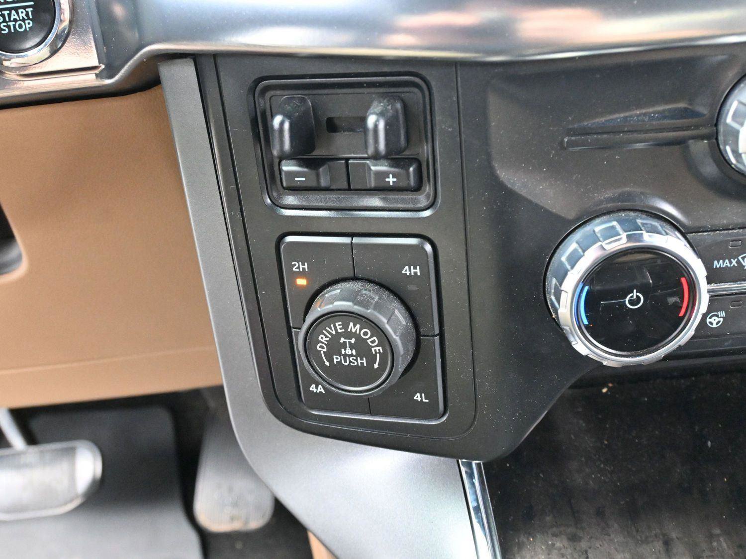 Used 2022 Ford F150 Lariat w/ Equipment Group 502A High image 25