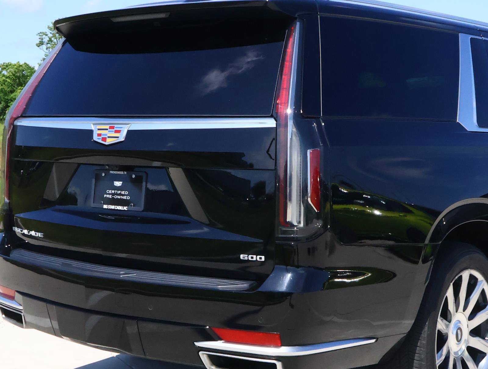 Used 2024 Cadillac Escalade ESV Premium Luxury Platinum AWD/4WD image 11
