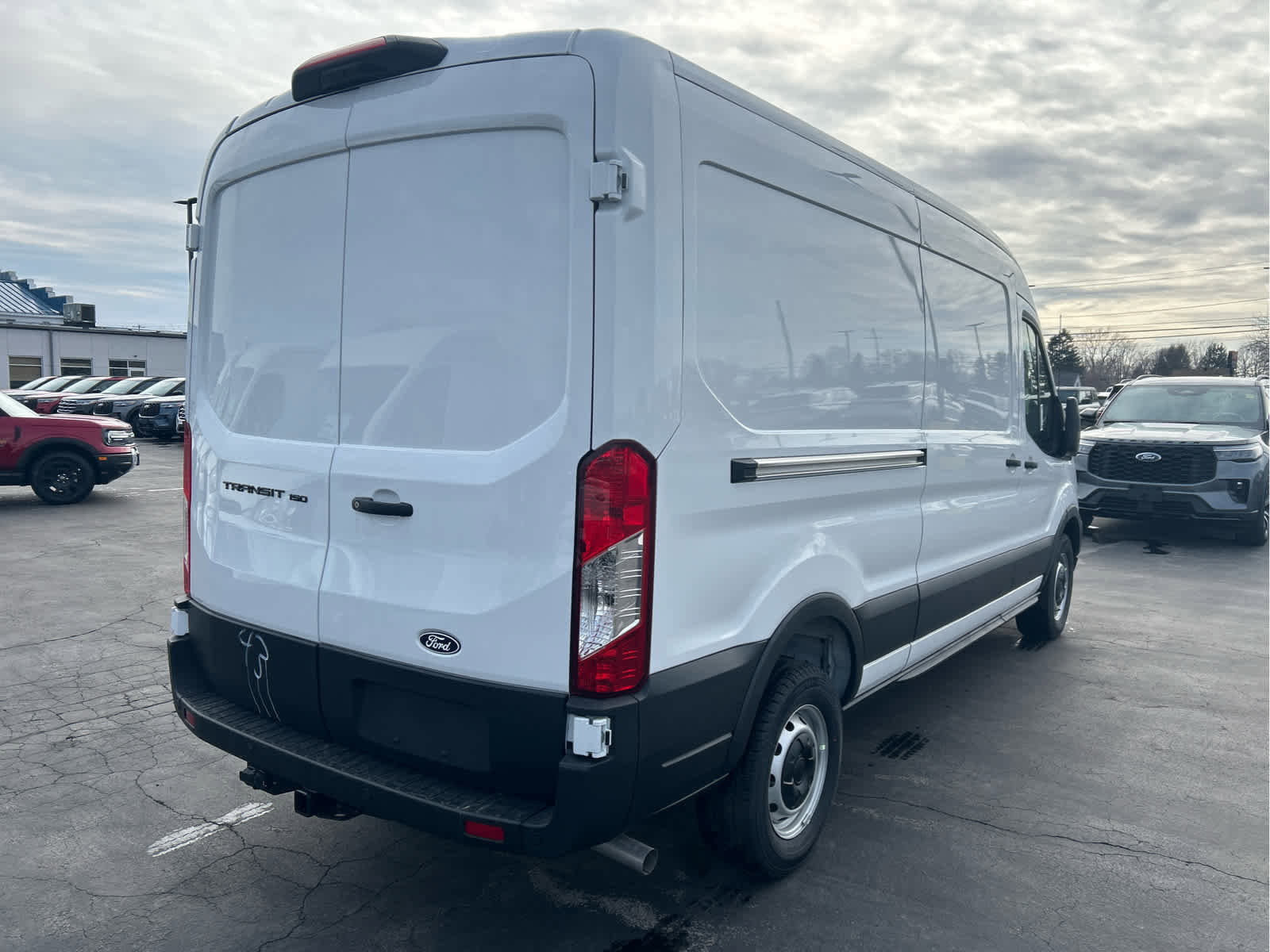 New 2026 Ford Transit 150 148 Medium Roof w/ Load Area Protection Package RWD image 9