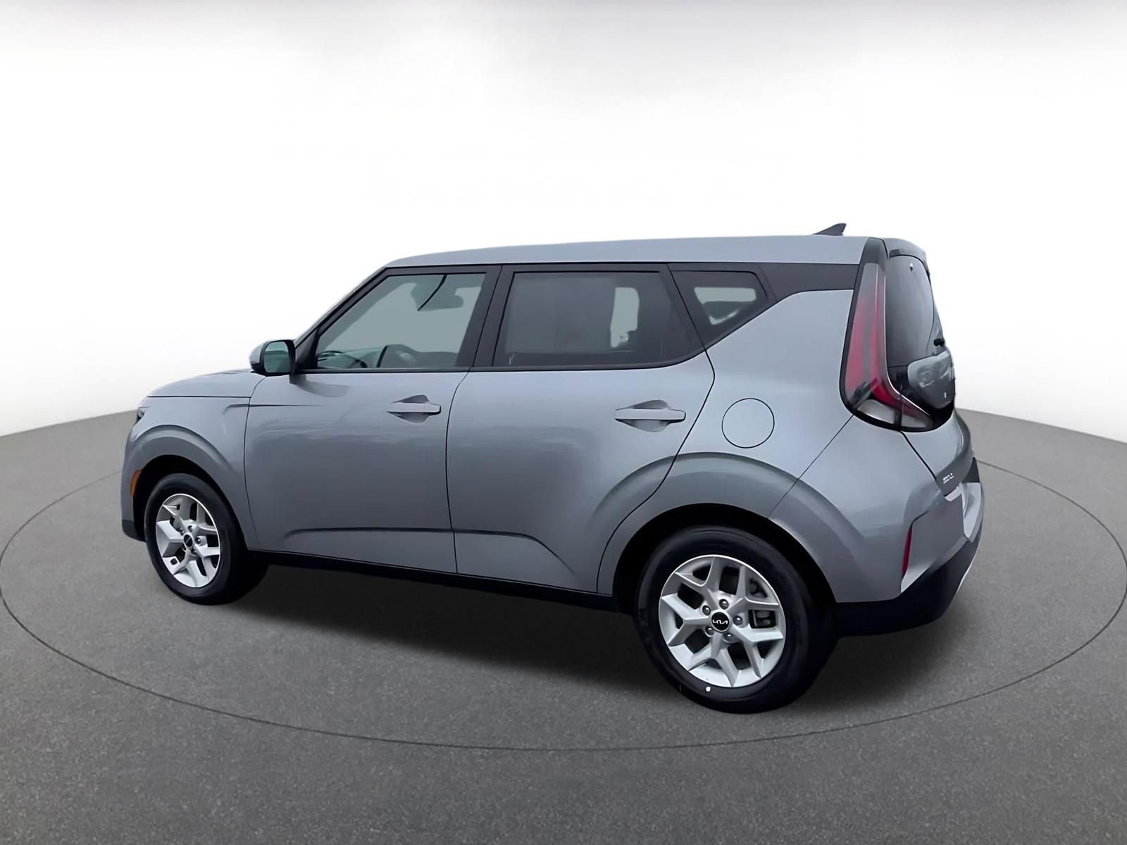 Used 2025 Kia Soul LX w/ LX Technology Package image 10