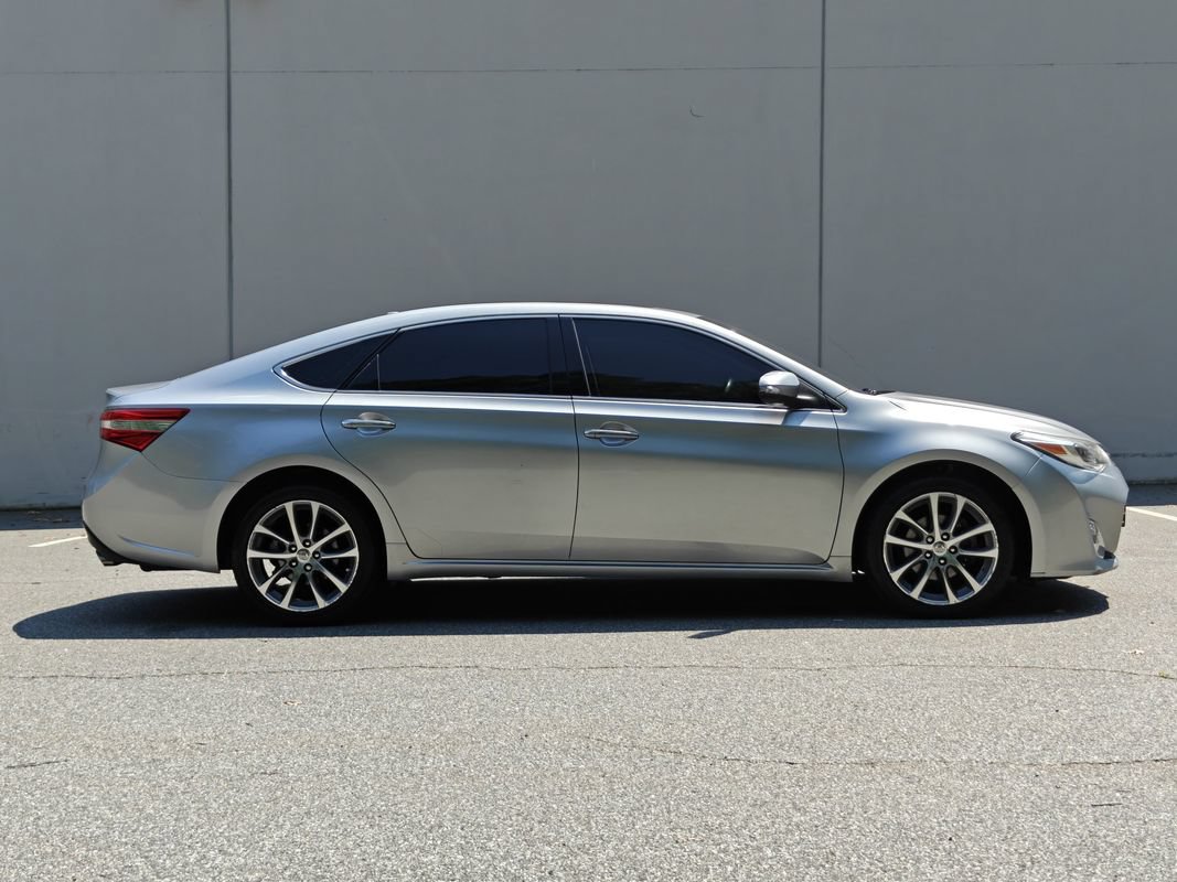 Used 2015 Toyota Avalon XLE Touring FWD image 4