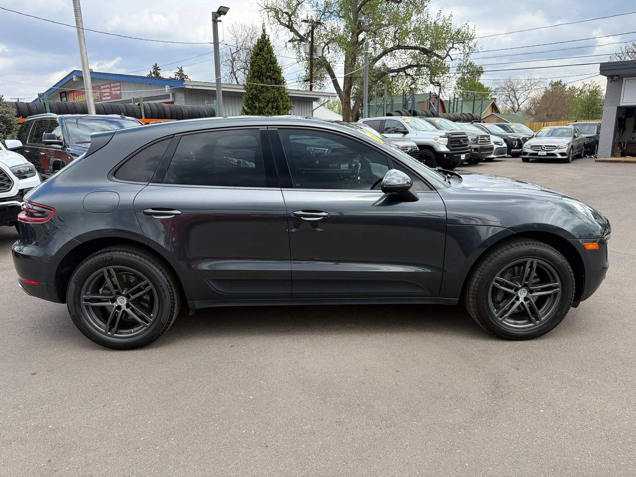 Used 2018 Porsche Macan Sport Edition AWD/4WD image 10