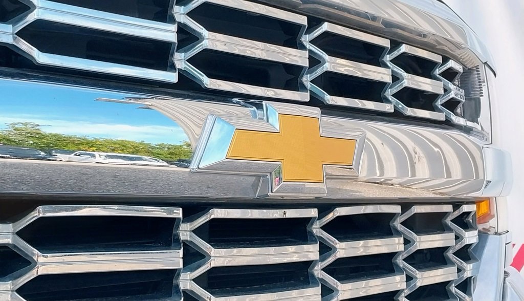 Used 2018 Chevrolet Silverado 1500 LT w/ All Star Edition image 2