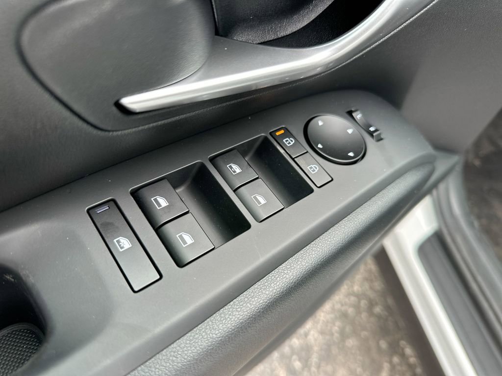 Used 2025 Hyundai Tucson SE image 31