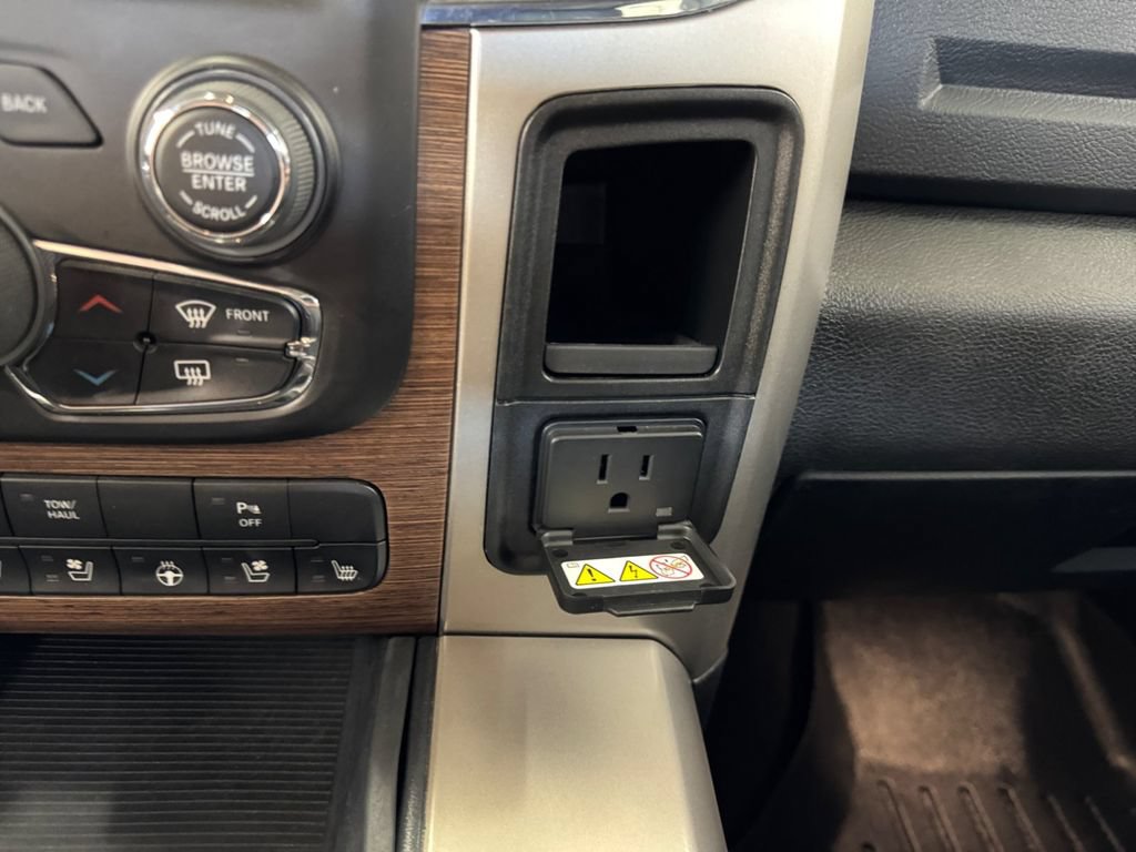 Used 2014 RAM 2500 Laramie w/ Black Appearance Group AWD/4WD image 23
