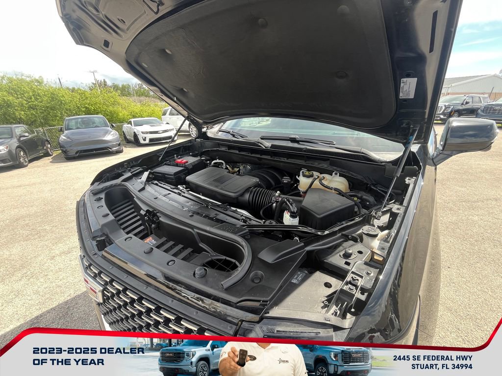 Used 2023 Cadillac Escalade Premium Luxury w/ Performance Package image 23