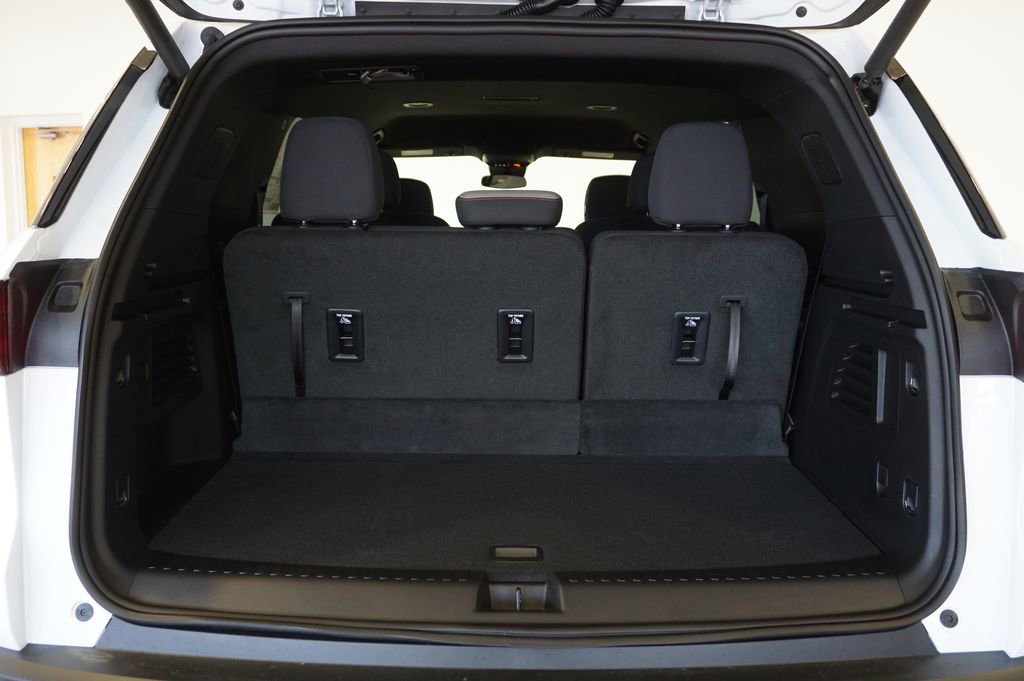 New 2026 Chevrolet Traverse LT image 25