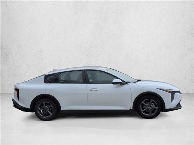 Used 2025 Kia K4 LXS image 4