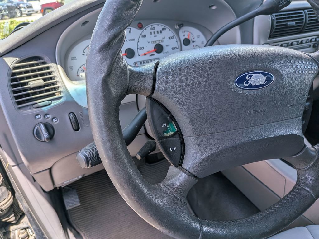 Used 2001 Ford Explorer Sport Trac 4x4 image 19
