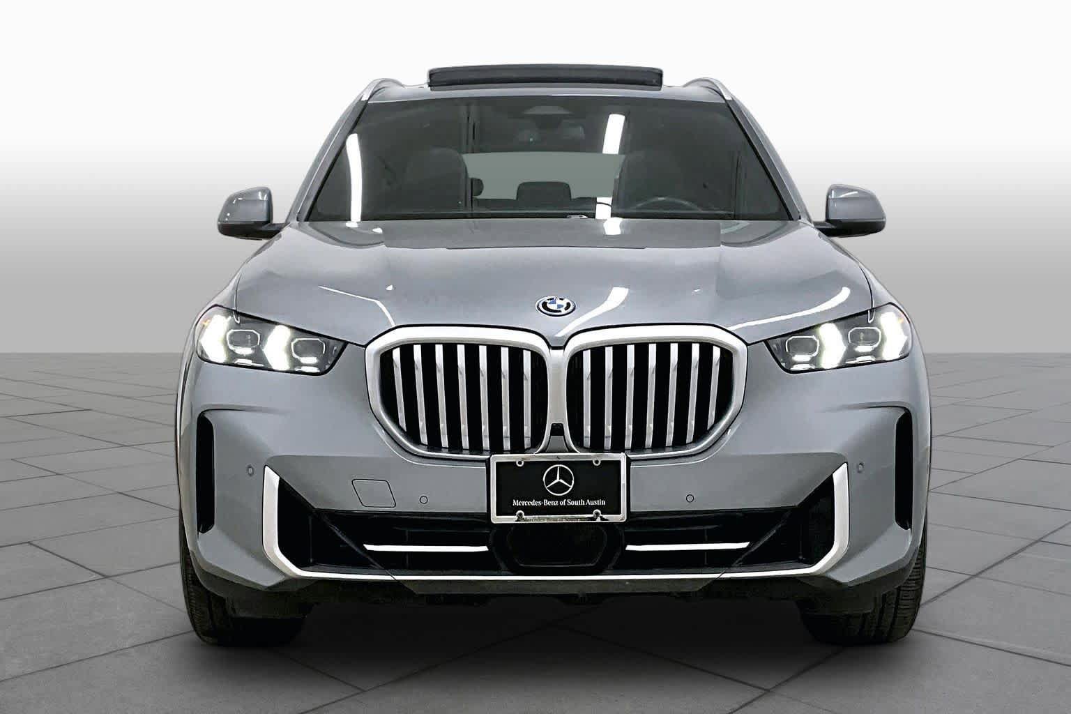 Used 2025 BMW X5 xDrive50e AWD/4WD image 4