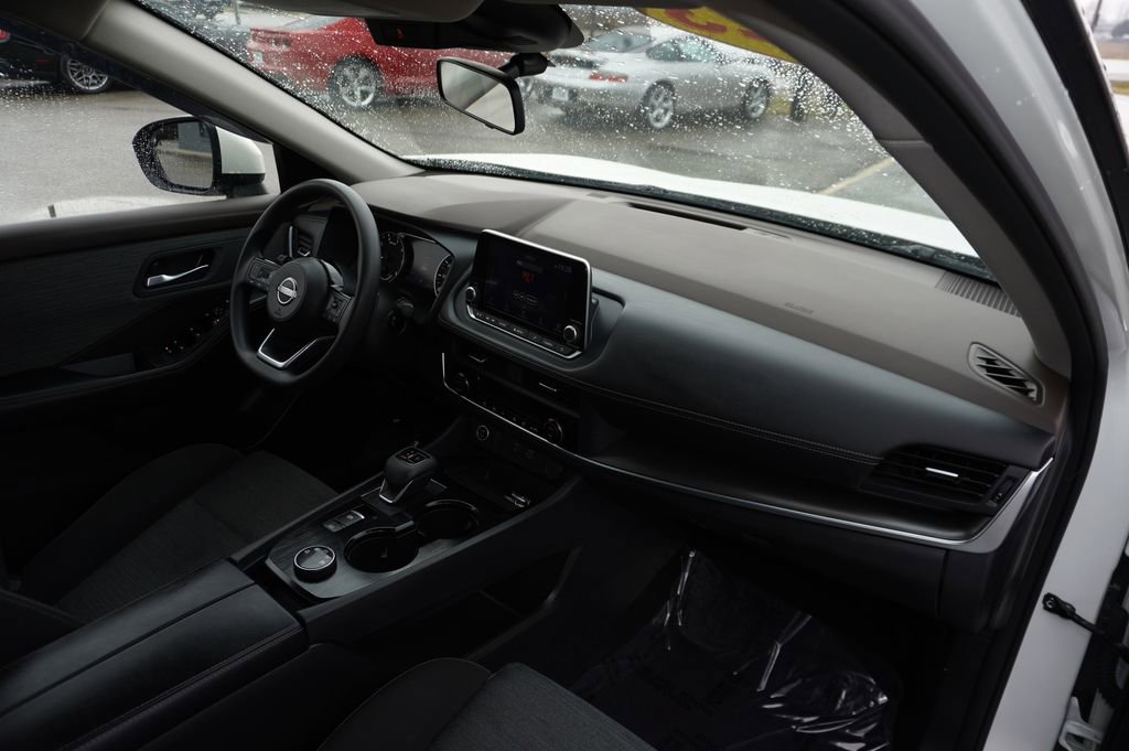 Used 2023 Nissan Rogue SV image 29