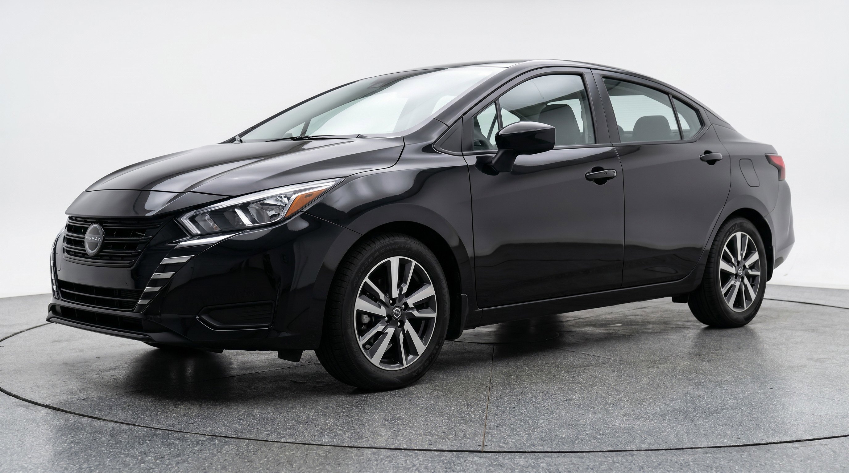 Used 2025 Nissan Versa SV FWD image 3