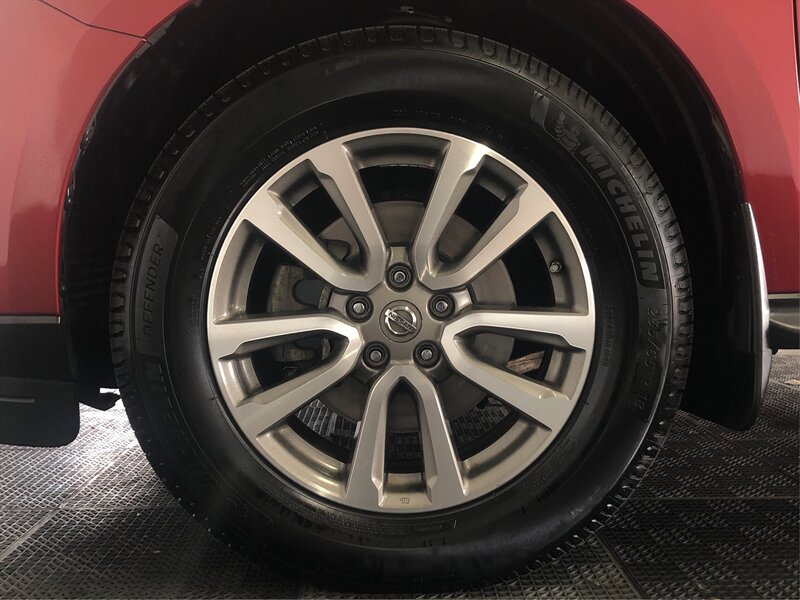 Used 2016 Nissan Pathfinder SV w/ SV Cold Weather Package AWD/4WD image 18