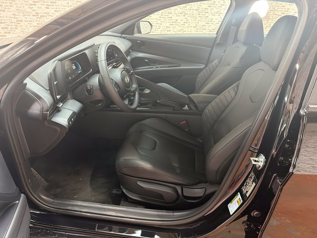 New 2026 Hyundai Elantra SEL Sport FWD image 21