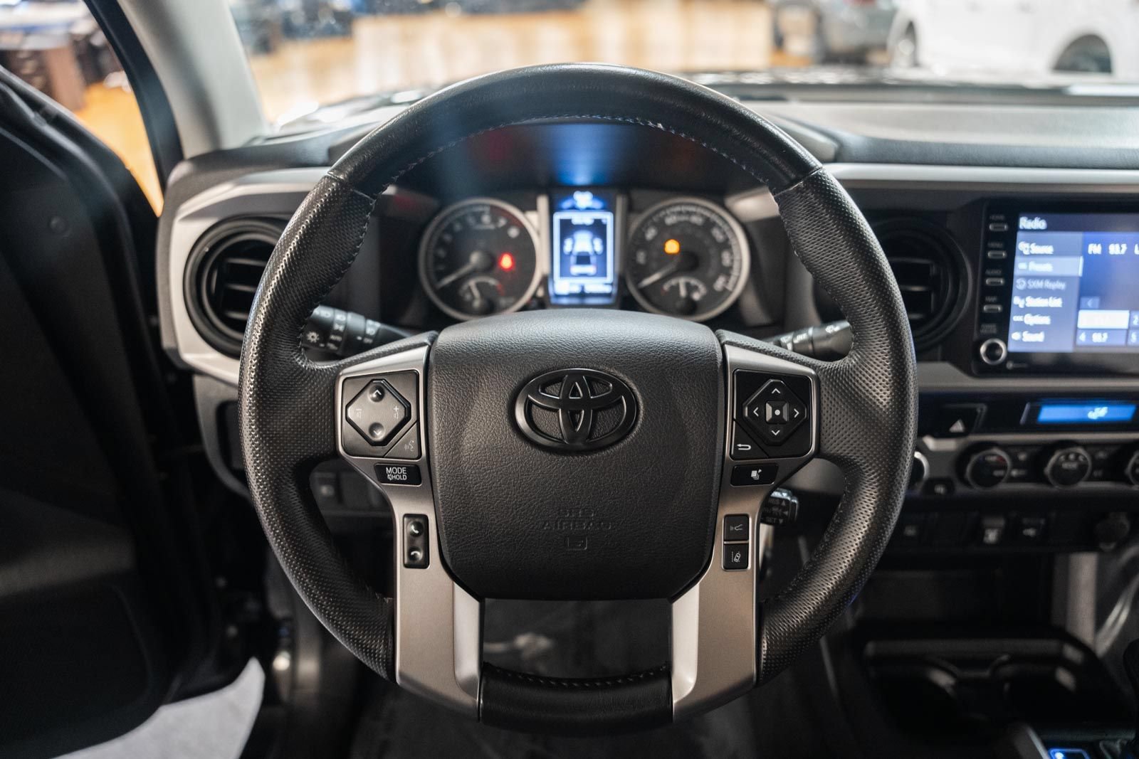Used 2022 Toyota Tacoma SR5 AWD/4WD image 36