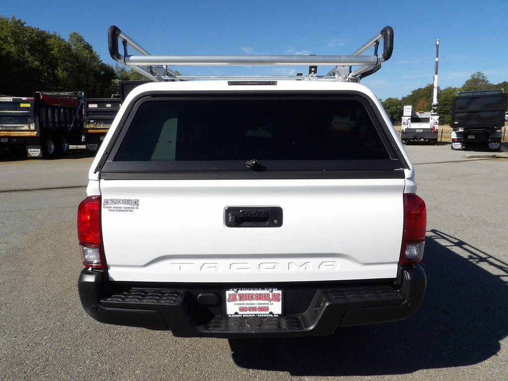 Used 2022 Toyota Tacoma SR image 6