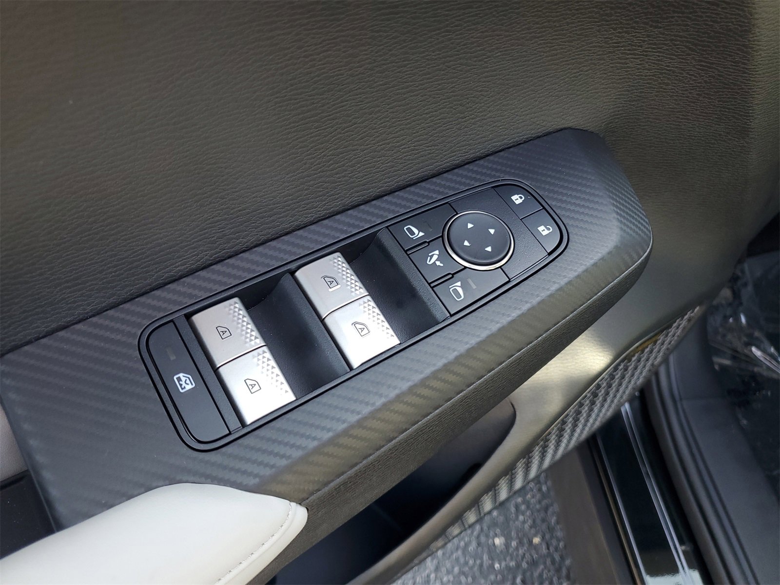 New 2025 Mitsubishi Outlander SE image 9