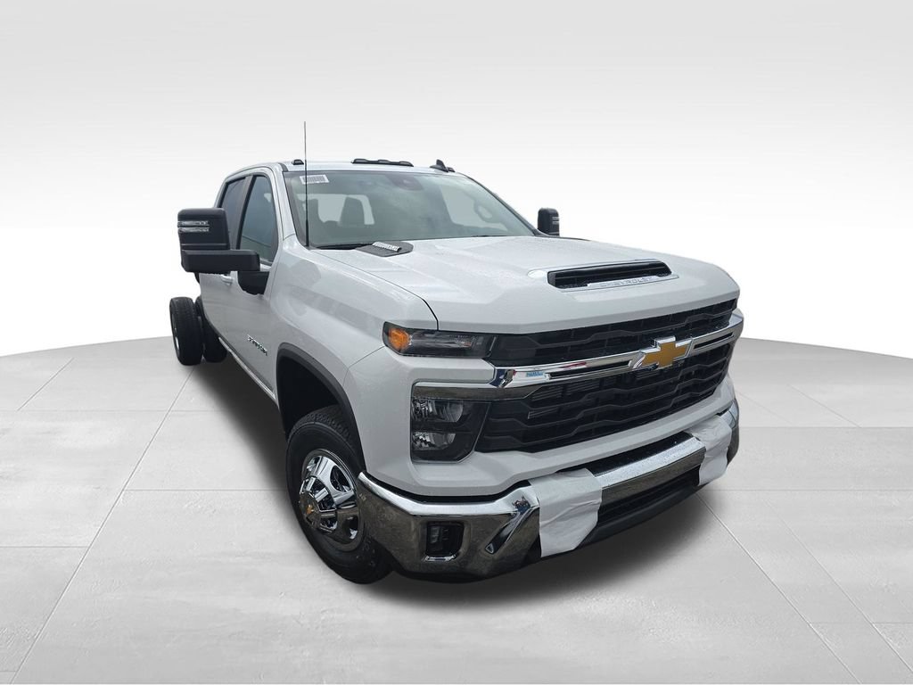 New 2026 Chevrolet Silverado 3500 LT w/ Convenience Package AWD/4WD image 3