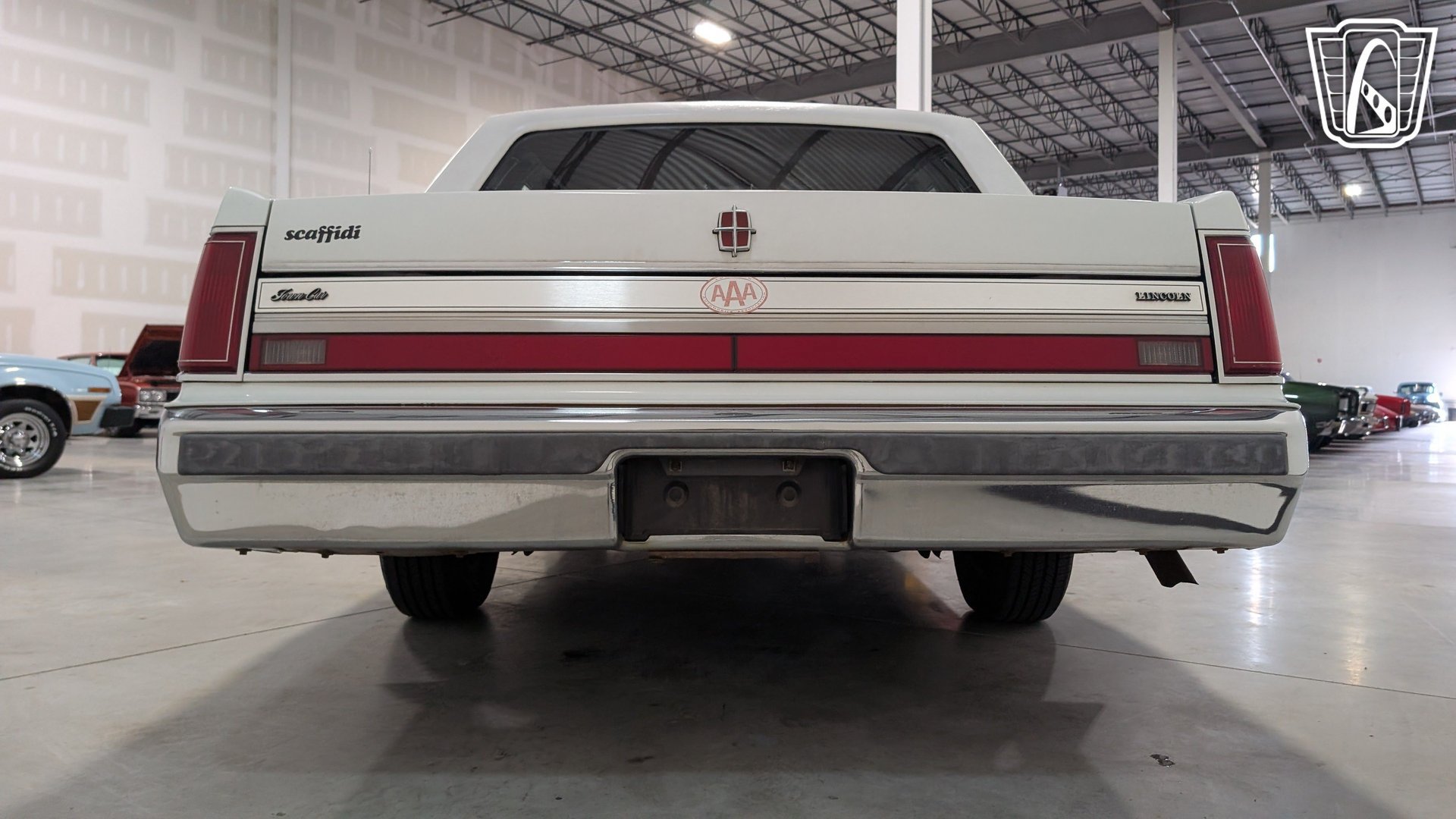 Used 1988 Lincoln Town Car RWD image 10
