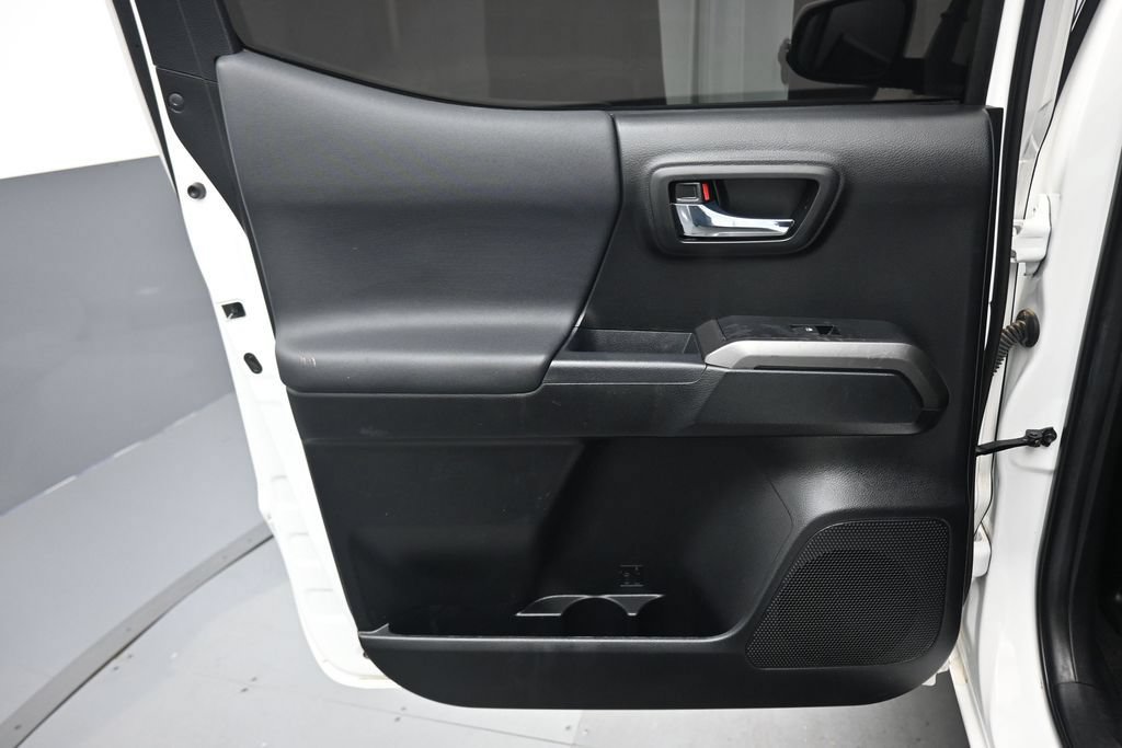 Used 2022 Toyota Tacoma TRD Off-Road RWD image 28