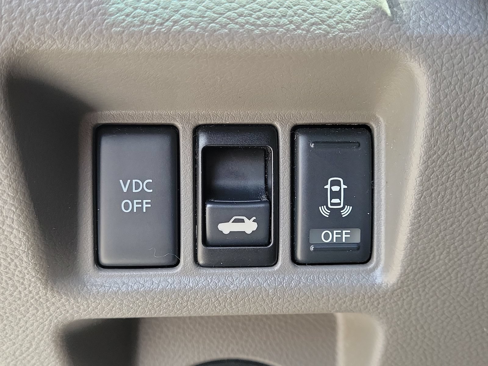 Used 2010 INFINITI G37 Journey w/ Premium Pkg RWD image 16