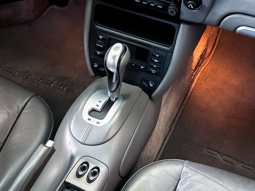 Used 2004 Porsche 911 Turbo image 32