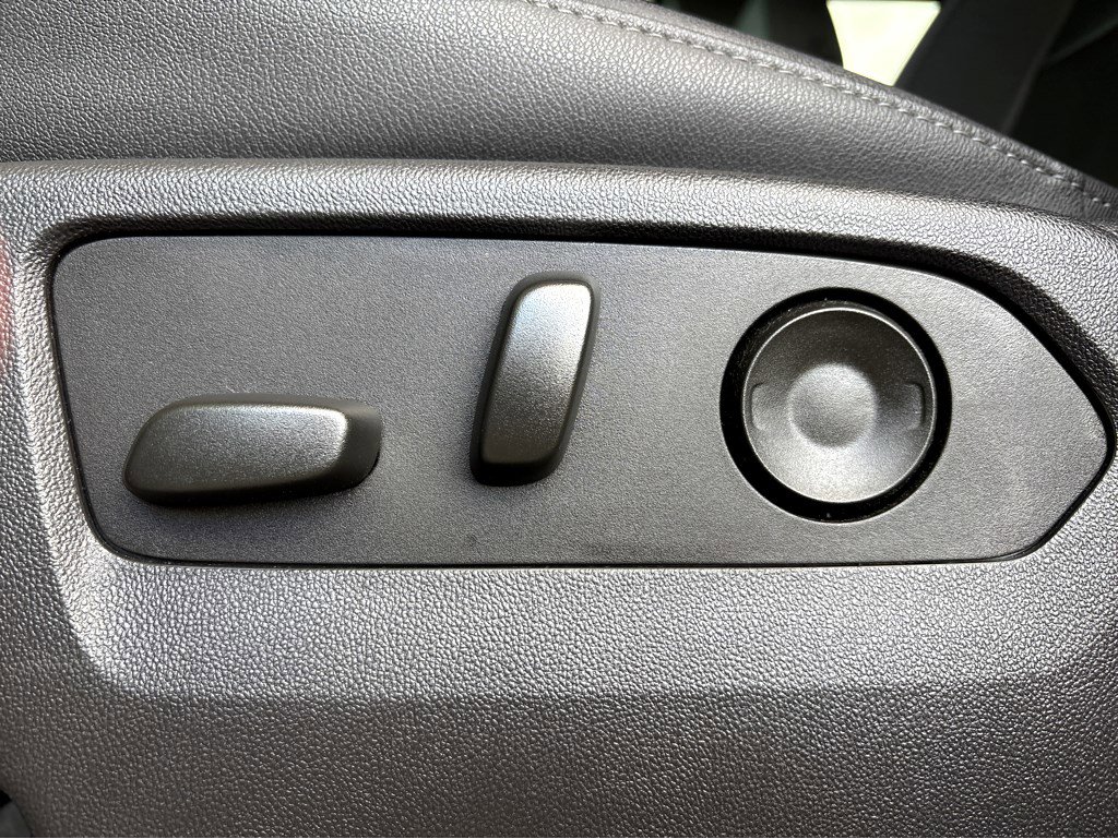 Used 2024 Chevrolet Silverado 1500 LTZ image 23