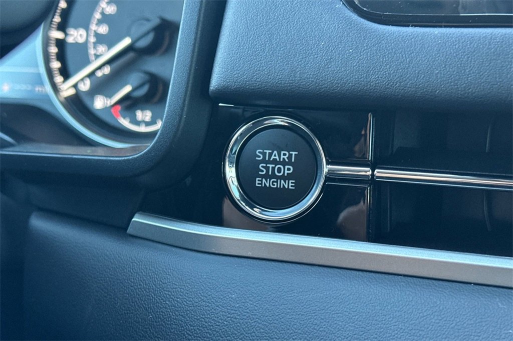 New 2025 Mitsubishi Outlander ES image 23