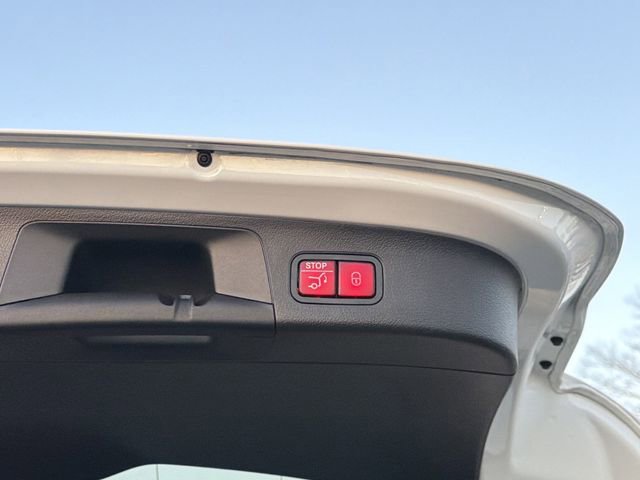 Used 2025 Mercedes-Benz GLA 250 image 16