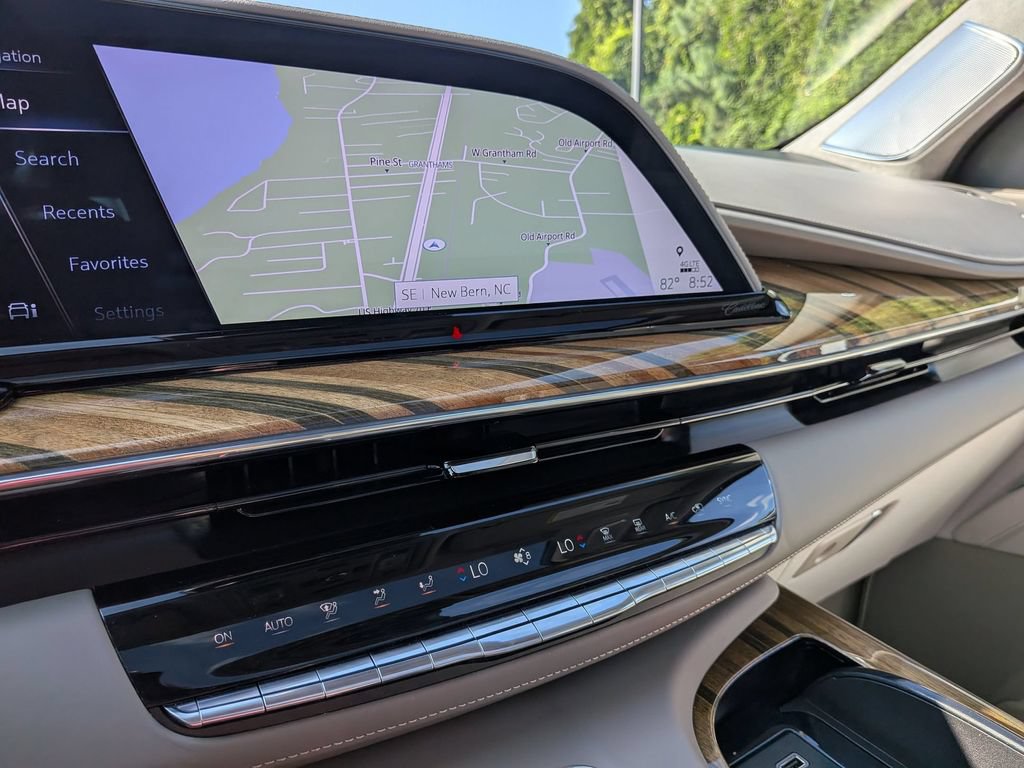 Certified 2023 Cadillac Escalade Premium Luxury Platinum AWD/4WD image 17