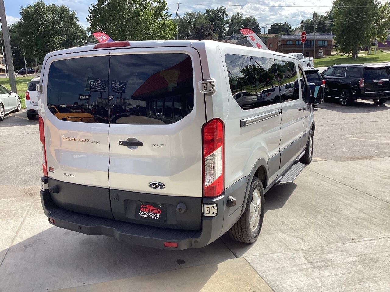 Used 2018 Ford Transit 350 XLT RWD image 4