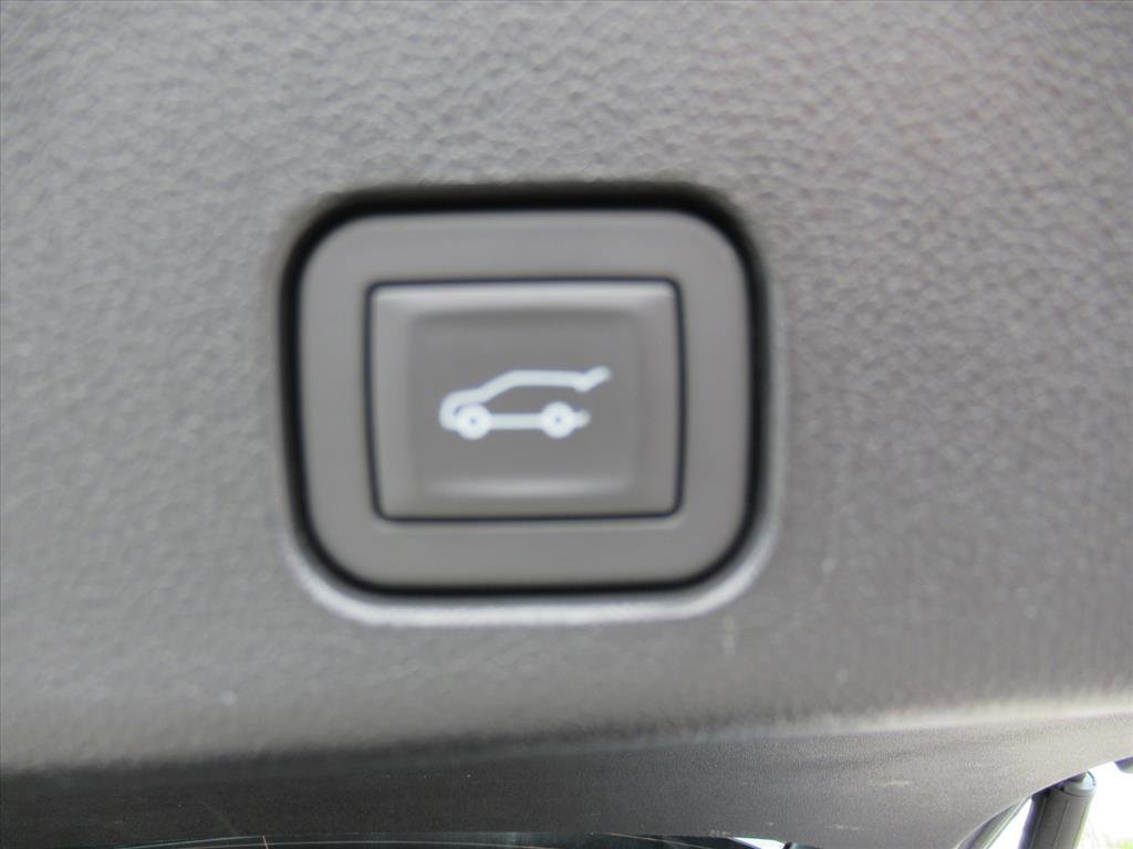 Used 2025 GMC Acadia Elevation image 33