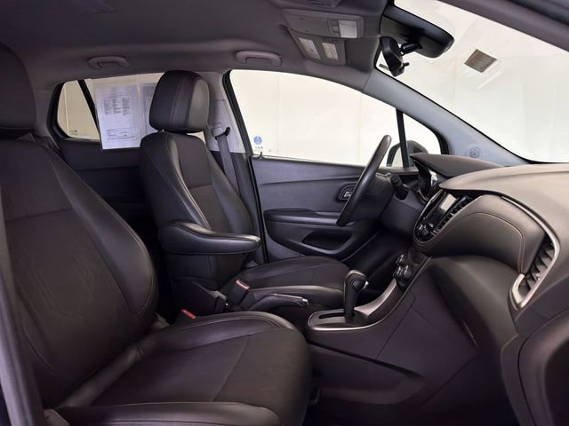 Certified 2022 Chevrolet Trax LT w/ LT Convenience Package image 18