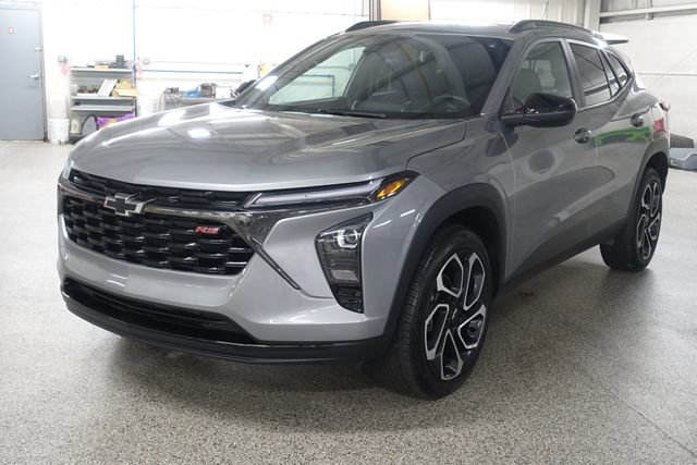 Used 2024 Chevrolet Trax RS w/ Driver Confidence Package image 3