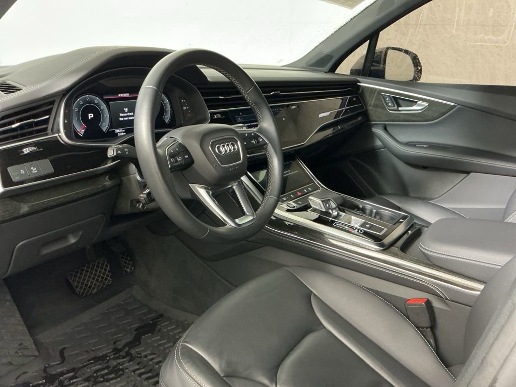 Used 2025 Audi Q7 3.0T Premium Plus AWD/4WD image 21
