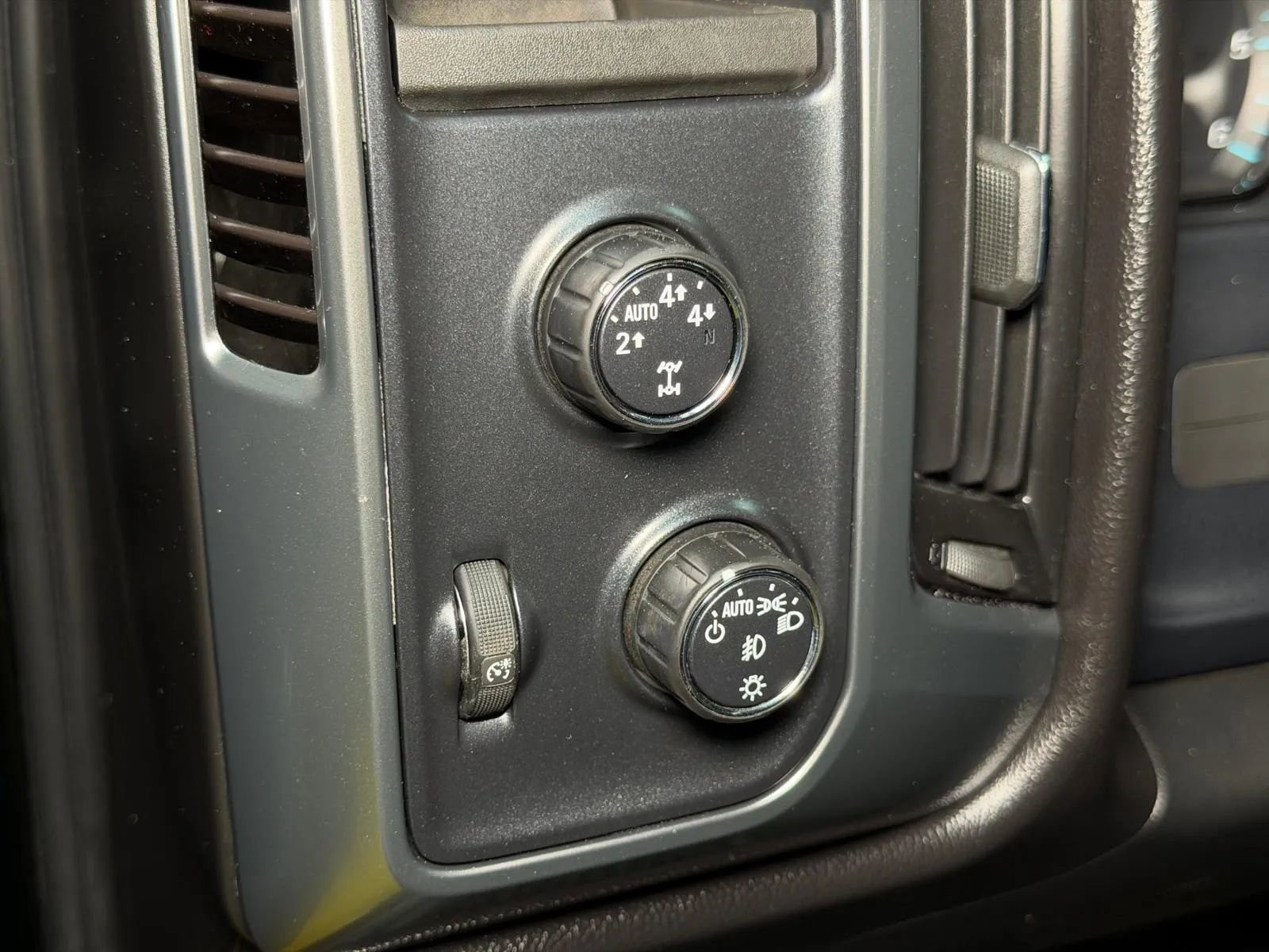 Used 2016 Chevrolet Silverado 1500 LT w/ All Star Edition image 26