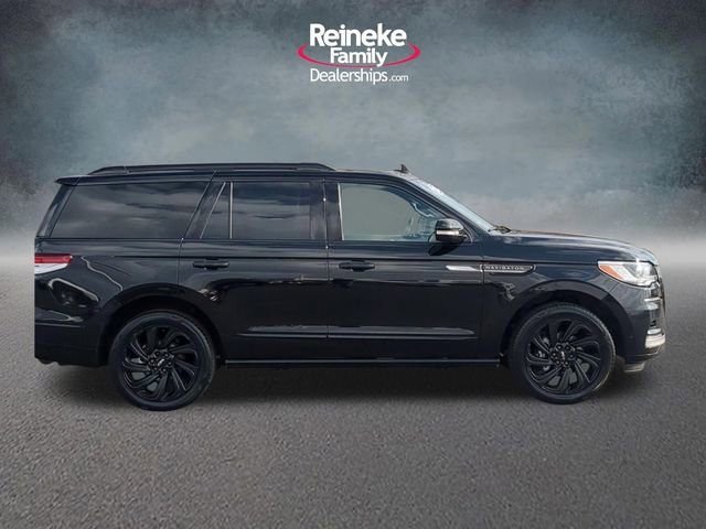Used 2022 Lincoln Navigator 4WD image 4