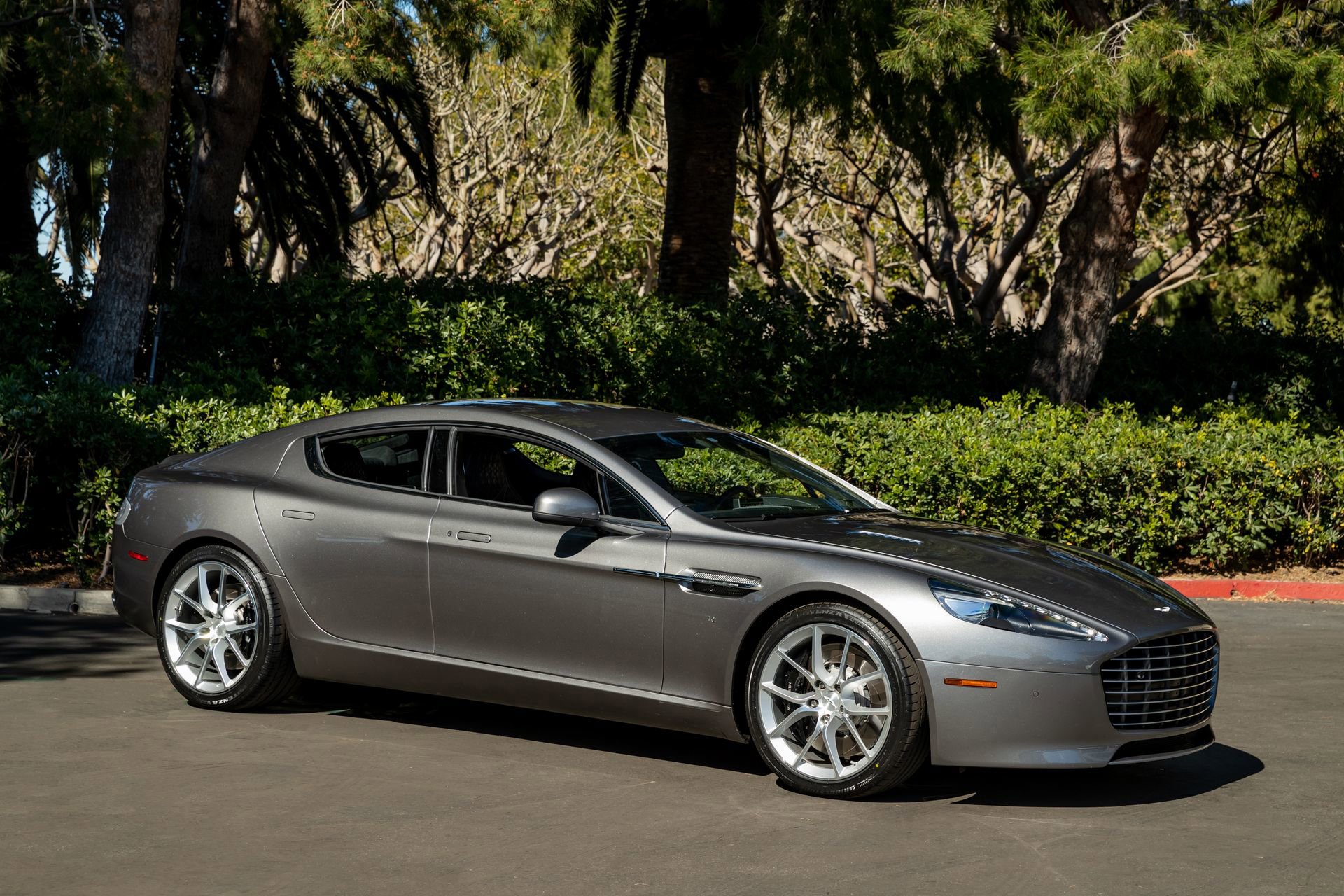 Used 2015 Aston Martin Rapide S image 1