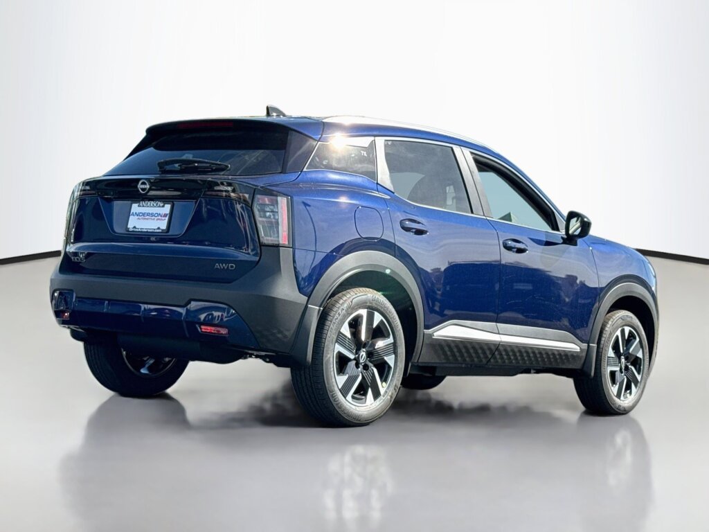 New 2027 Nissan Kicks SV AWD/4WD image 2