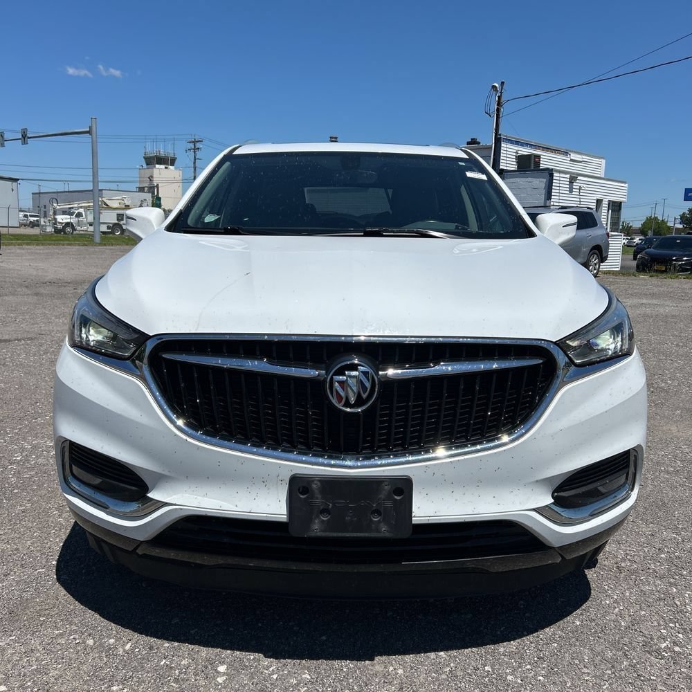 Used 2018 Buick Enclave Essence AWD/4WD image 2