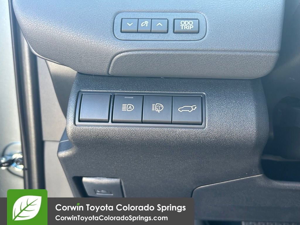 New 2026 Toyota C-HR AWD/4WD image 18