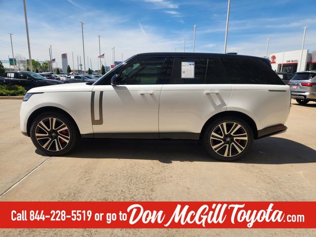 Used 2023 Land Rover Range Rover SE AWD/4WD image 4